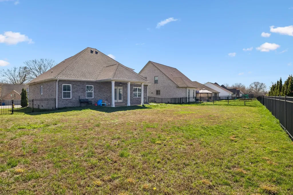 1082 Wittys Way Clarksville TN 37043