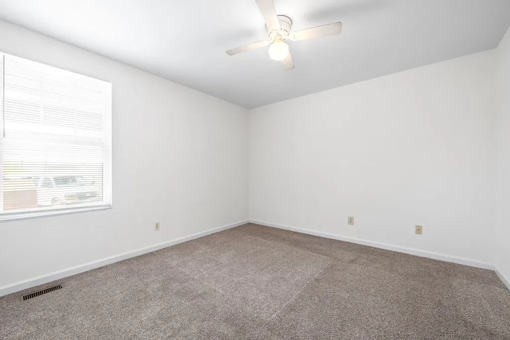 1500 W Knollwood Circle Clarksville TN 37043