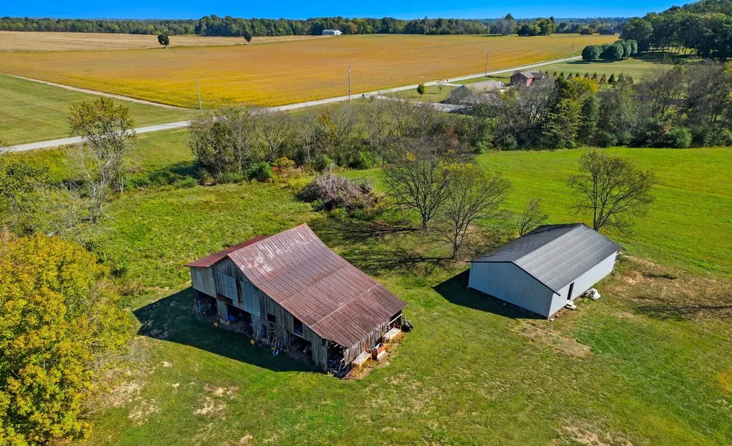 795 White Road Portland TN 37148