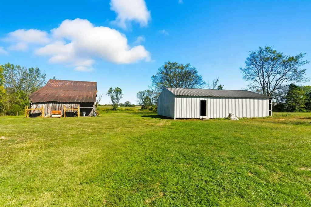 795 White Road Portland TN 37148