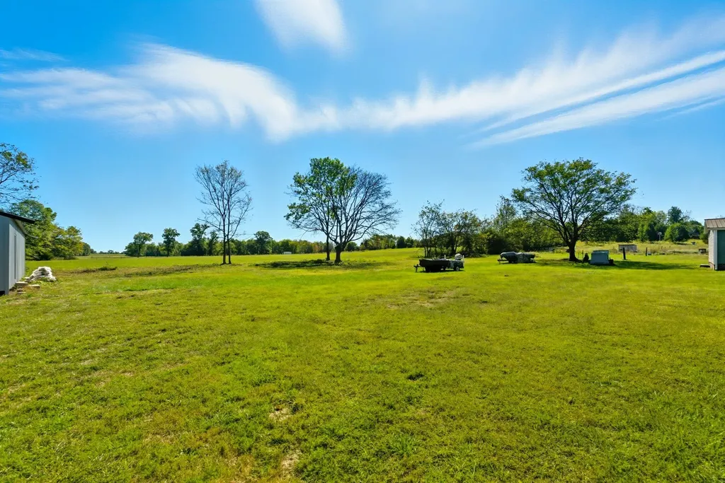 795 White Road Portland TN 37148