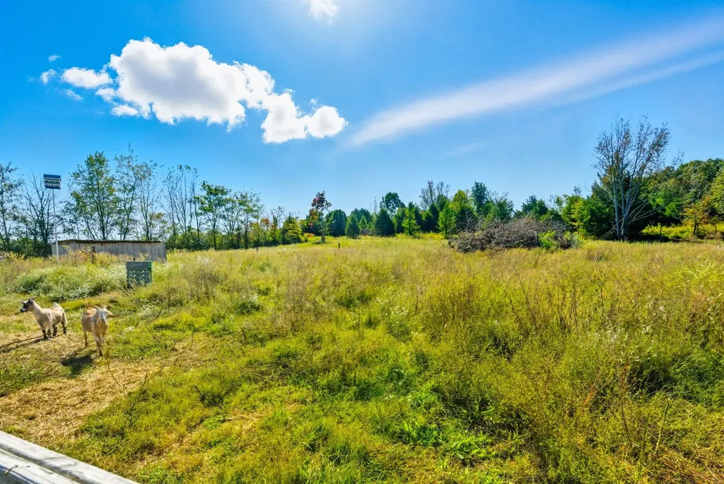 795 White Road Portland TN 37148