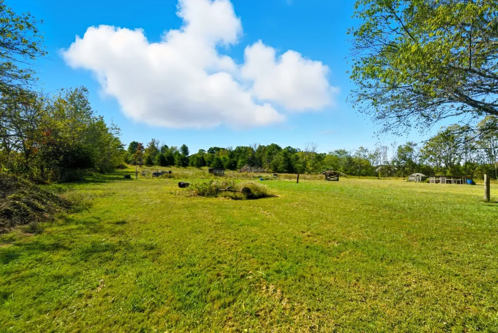 795 White Road Portland TN 37148