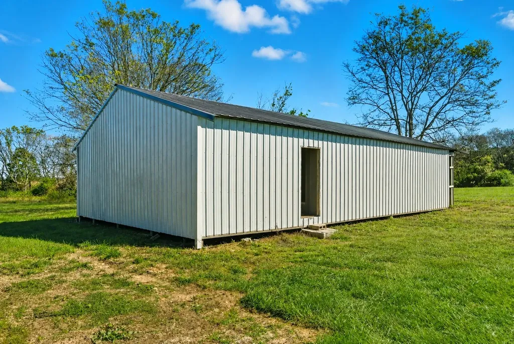 795 White Road Portland TN 37148