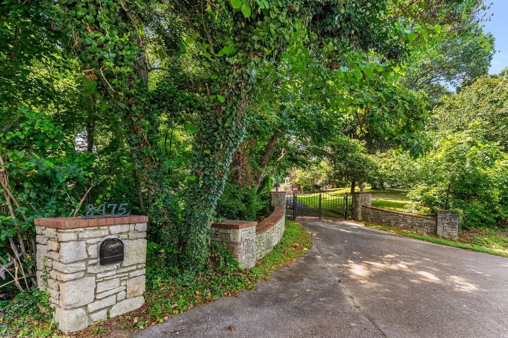 8475 Mccrory Lane Nashville TN 37221