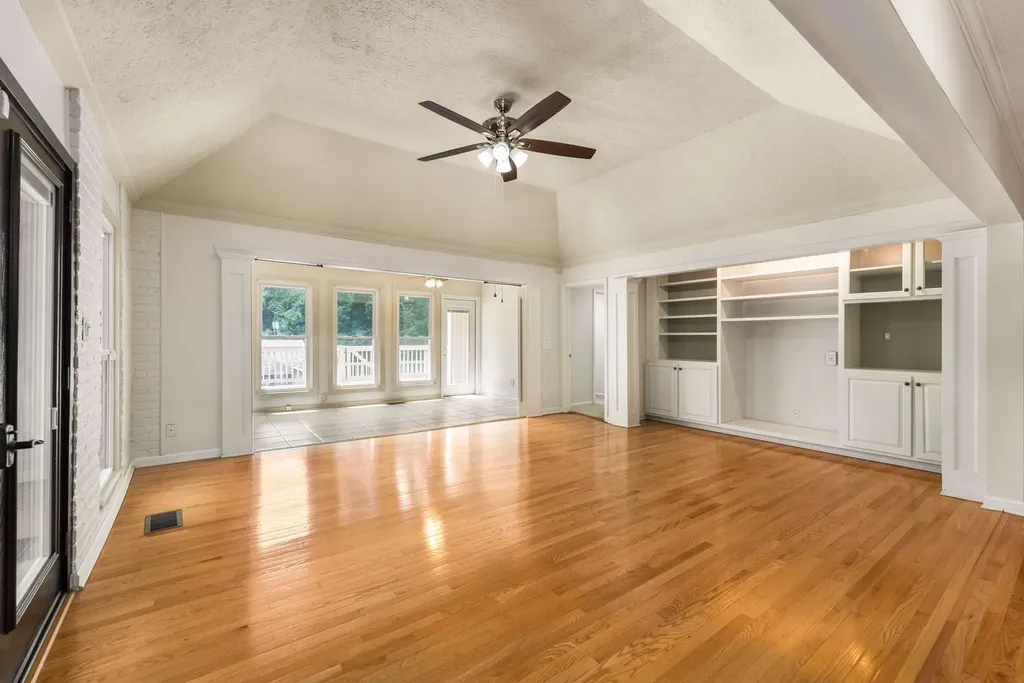 8475 Mccrory Lane Nashville TN 37221