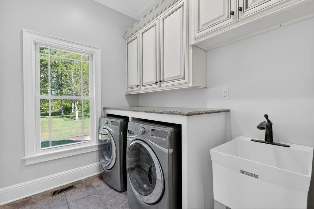 2 Knotting Hill Drive Fayetteville TN 37334