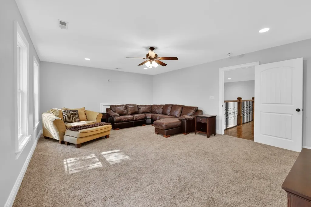 2 Knotting Hill Drive Fayetteville TN 37334
