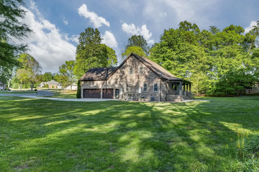 2 Knotting Hill Drive Fayetteville TN 37334