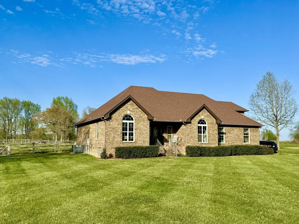 530 Thompson Lane Portland TN 37148