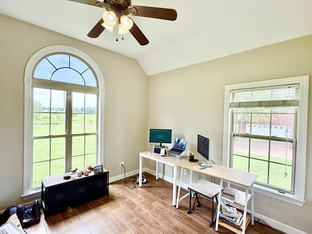 530 Thompson Lane Portland TN 37148
