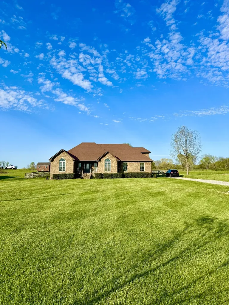 530 Thompson Lane Portland TN 37148