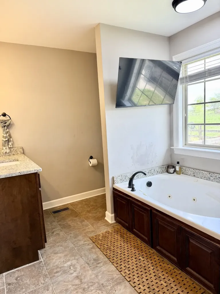 530 Thompson Lane Portland TN 37148
