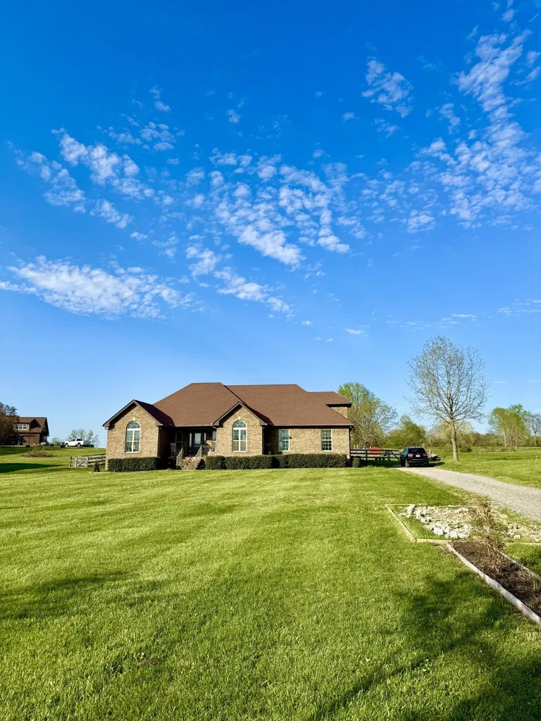 530 Thompson Lane Portland TN 37148