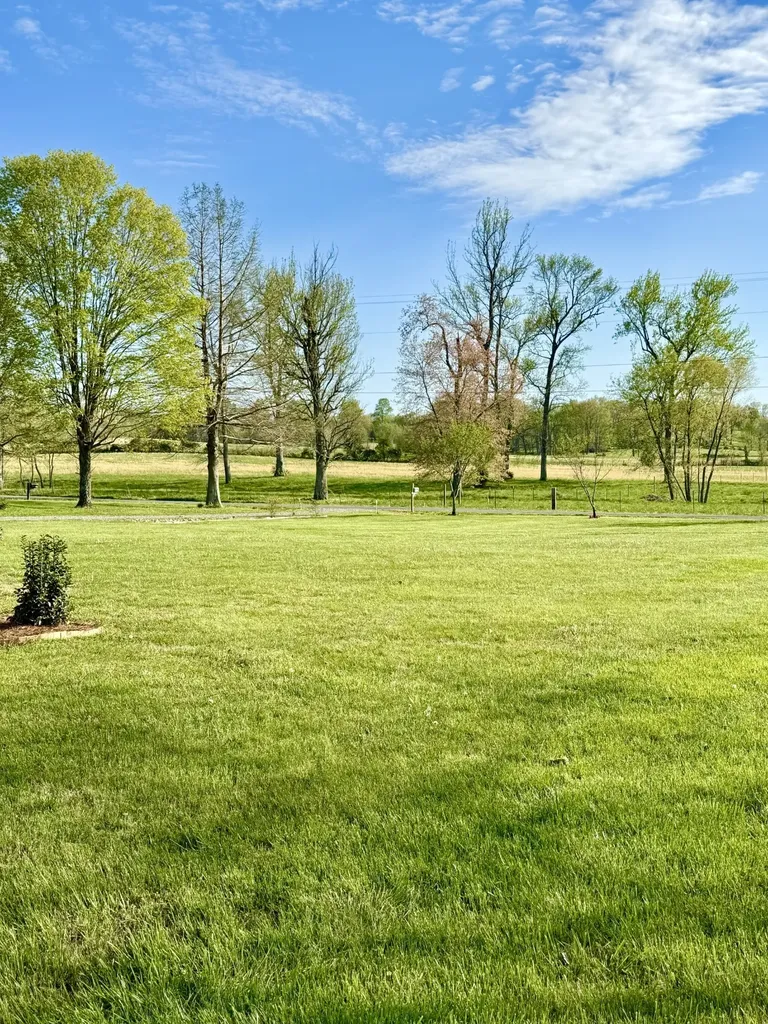 530 Thompson Lane Portland TN 37148