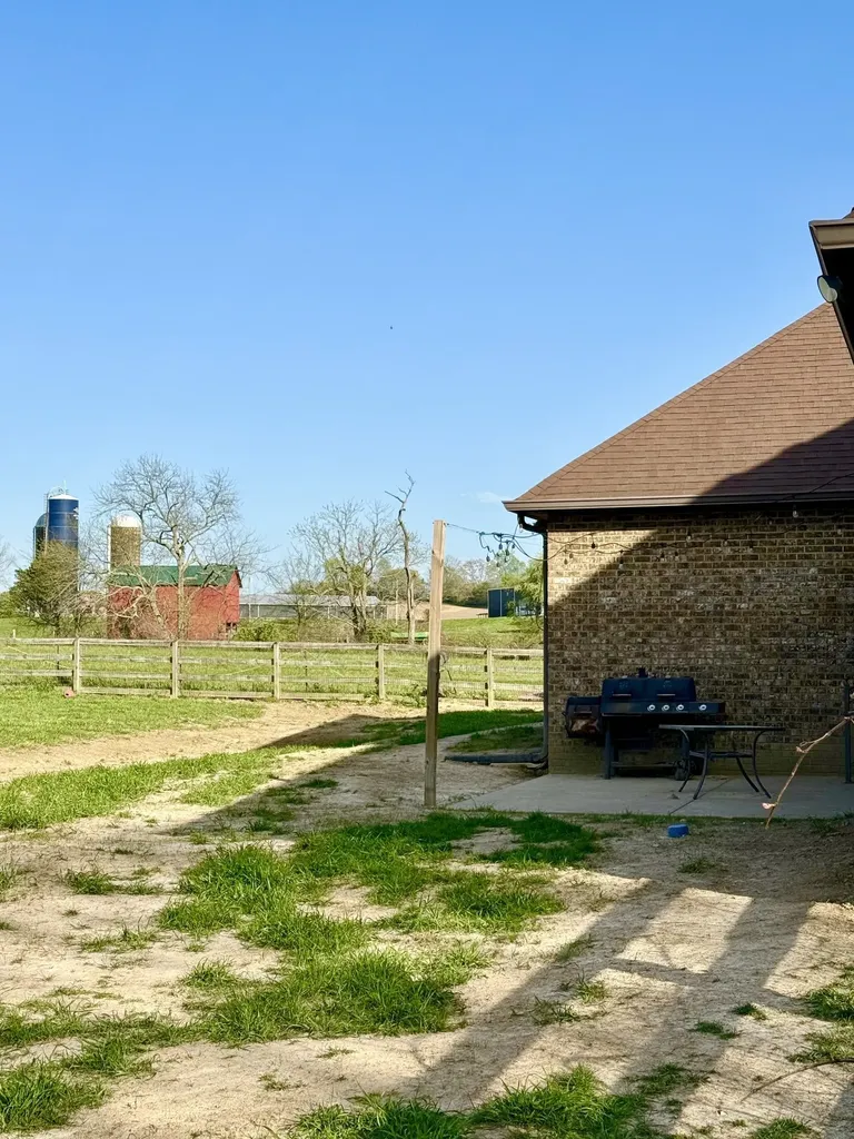 530 Thompson Lane Portland TN 37148