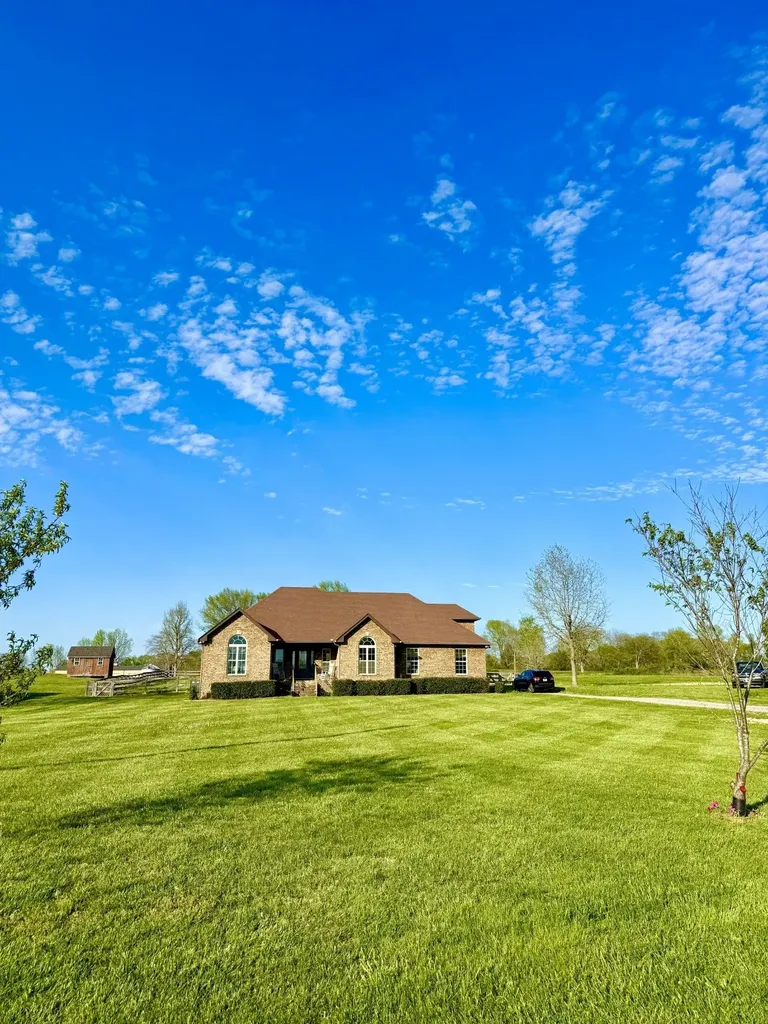 530 Thompson Lane Portland TN 37148