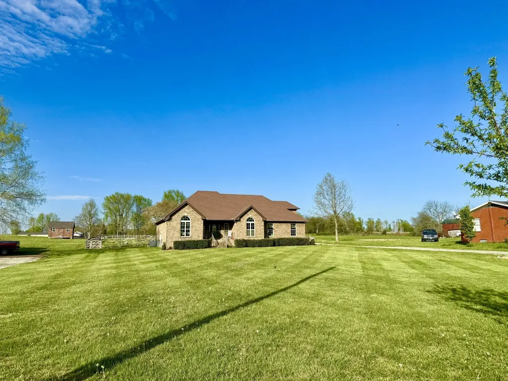 530 Thompson Lane Portland TN 37148
