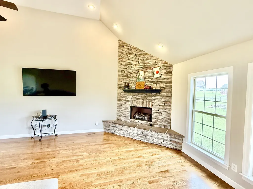 530 Thompson Lane Portland TN 37148