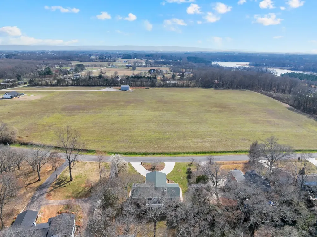 182 Loop Drive Winchester TN 37398