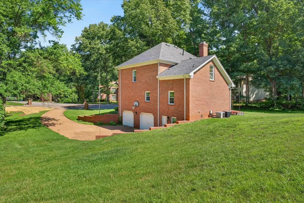 950 Ridgewood Drive Clarksville TN 37043