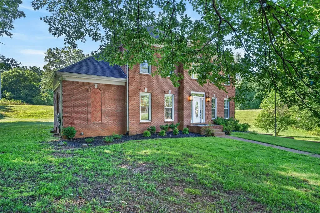 950 Ridgewood Drive Clarksville TN 37043