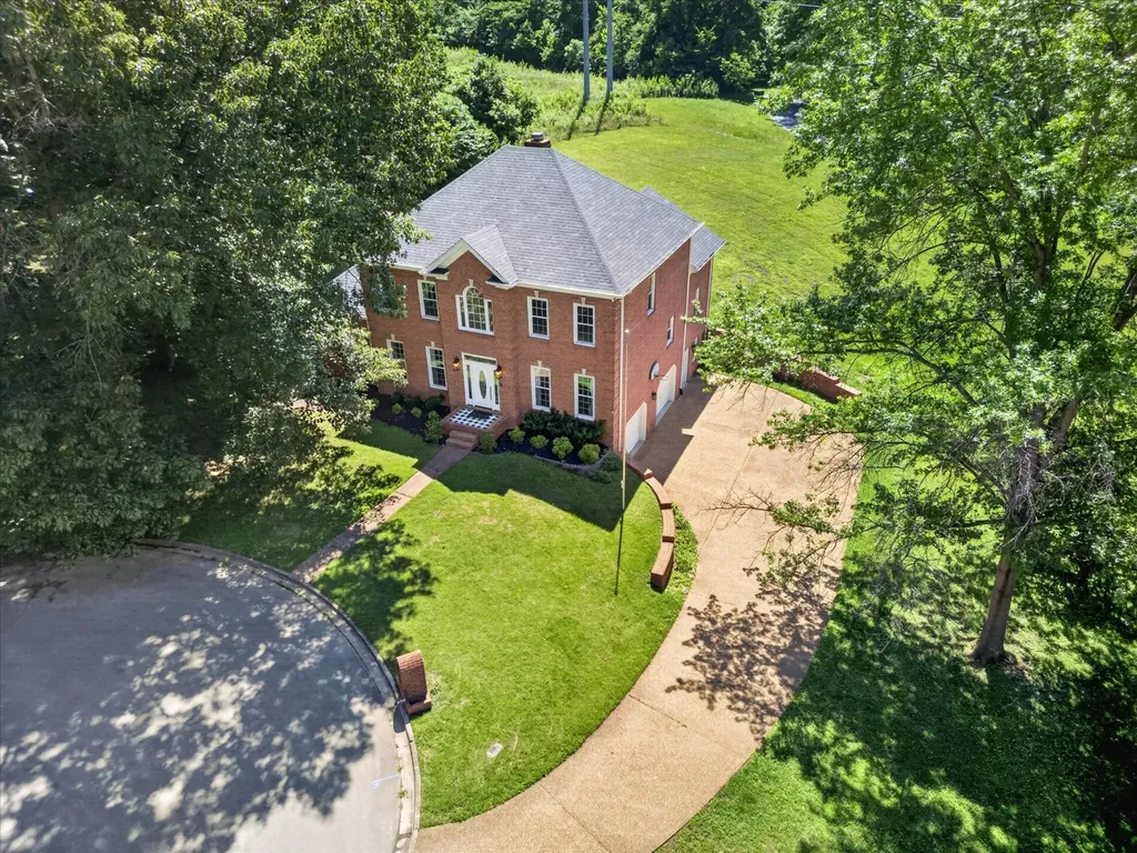 950 Ridgewood Drive Clarksville TN 37043