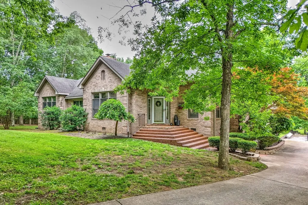 5544 S New Hope Road Hermitage TN 37076