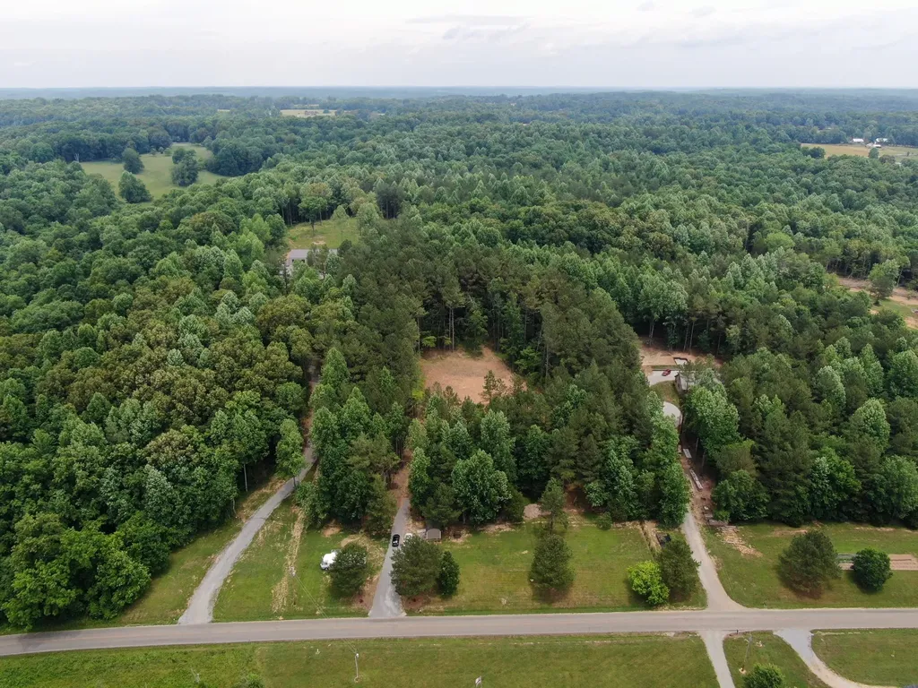 1429 Old Stage Road Charlotte TN 37036