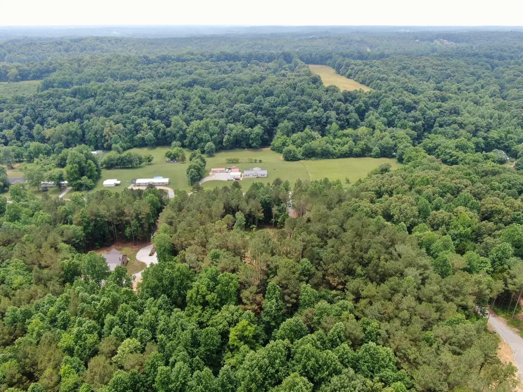 1429 Old Stage Road Charlotte TN 37036