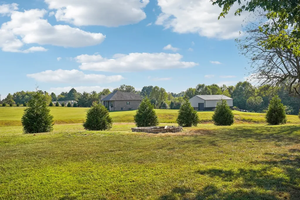 7559 Scottsville Road Lafayette TN 37083