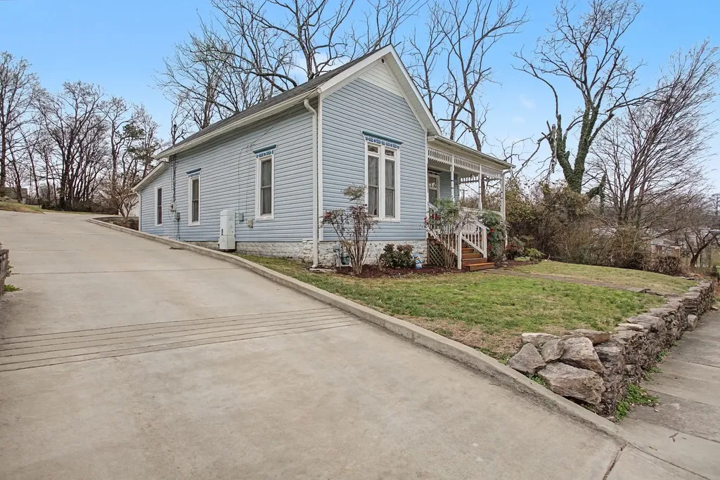 407 W 12th Street Columbia TN 38401