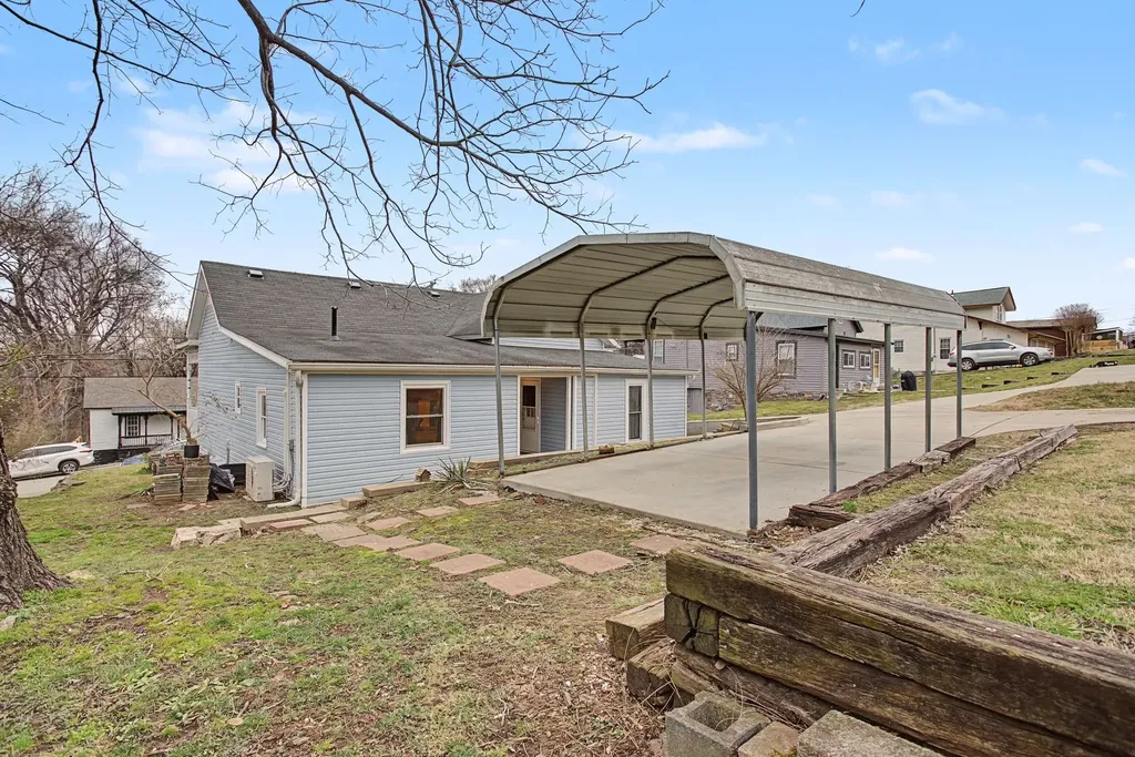 407 W 12th Street Columbia TN 38401