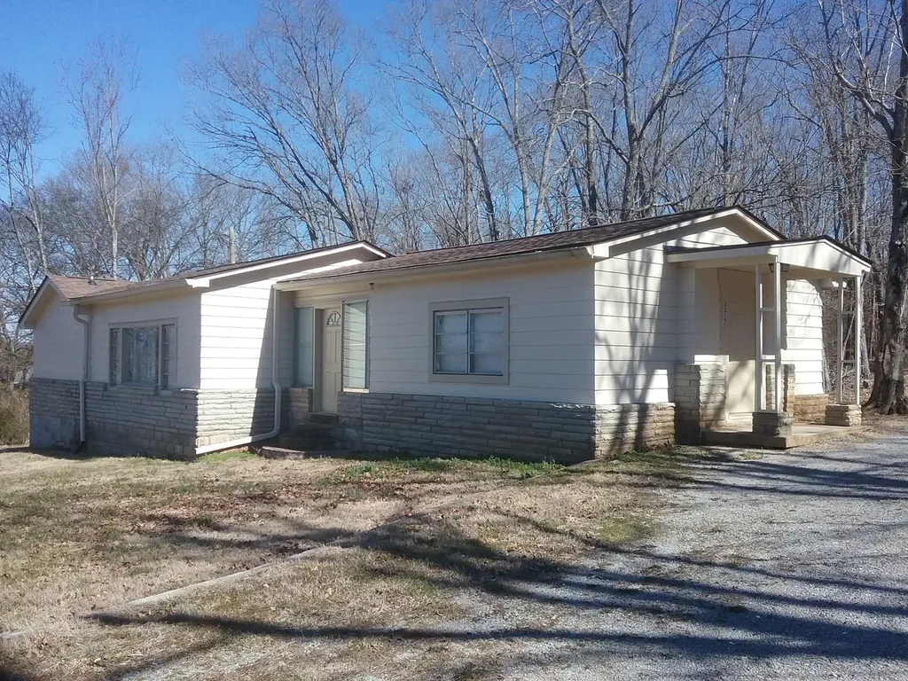 3317 Hunters Point Pike, N Lebanon TN 37087