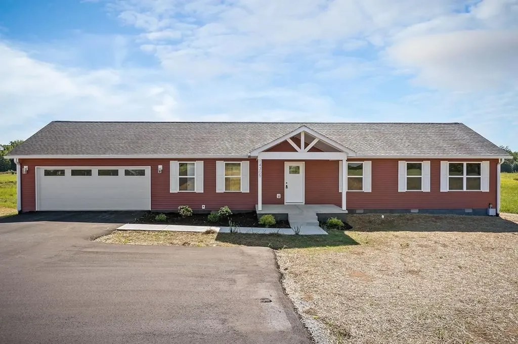 14305 Old Kentucky Road Walling TN 38587