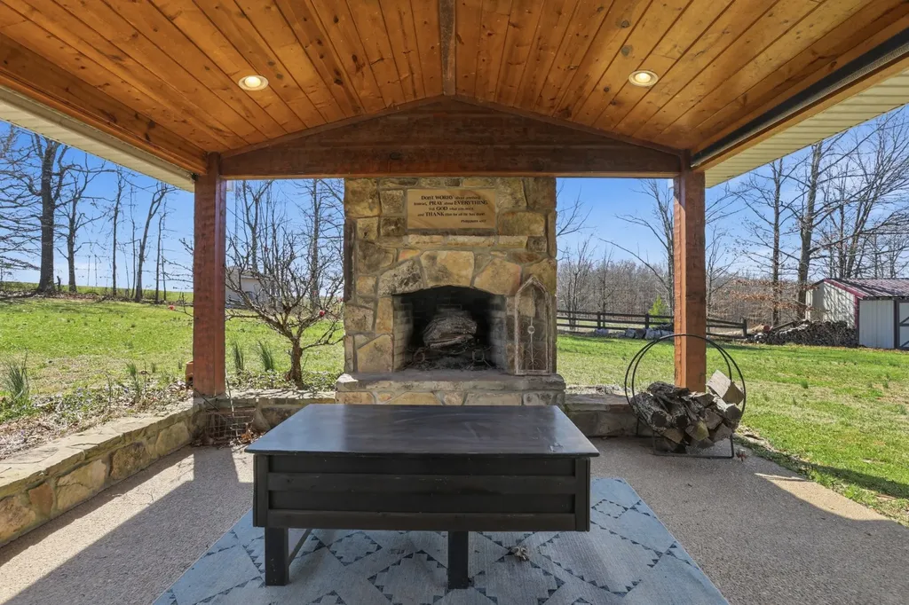 450 Drowning Creek Road Crossville TN 38571