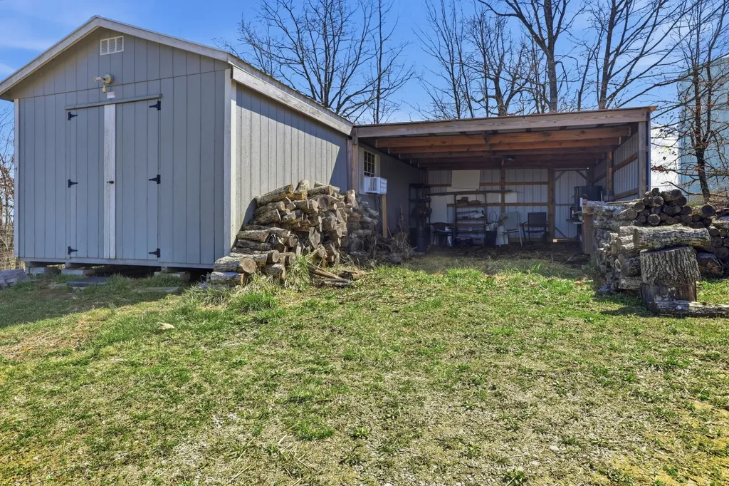 450 Drowning Creek Road Crossville TN 38571