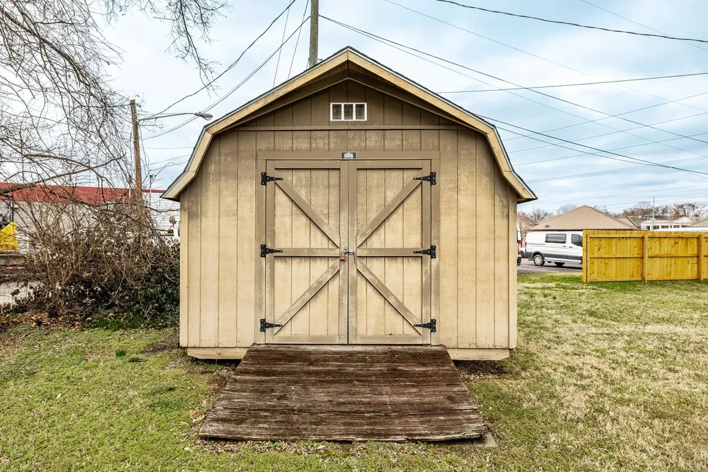 115 East Avenue Goodlettsville TN 37072