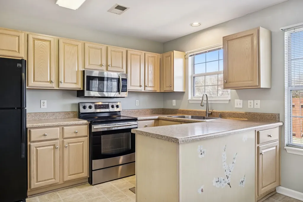 117 Newsom Green Nashville TN 37221