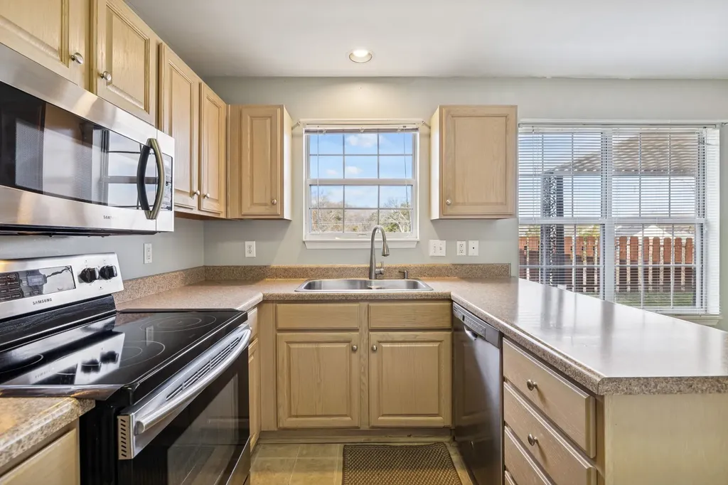 117 Newsom Green Nashville TN 37221