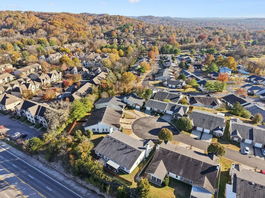 117 Newsom Green Nashville TN 37221