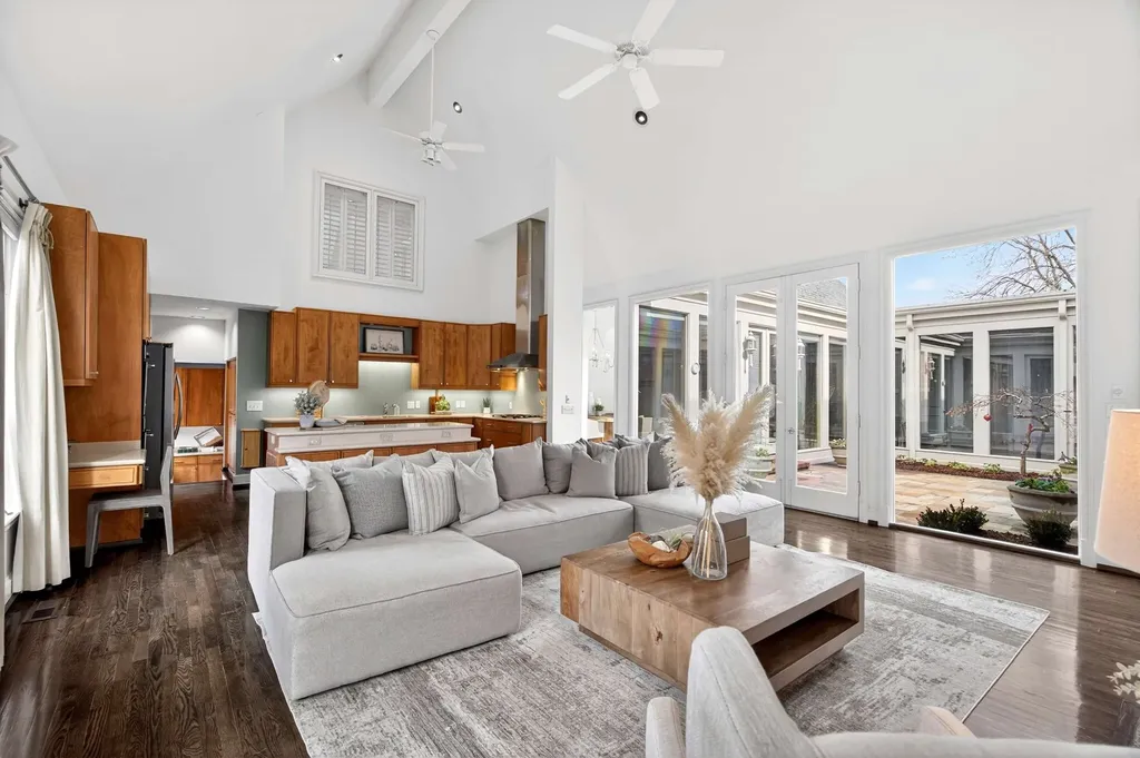 101 Abbottsford Nashville TN 37215