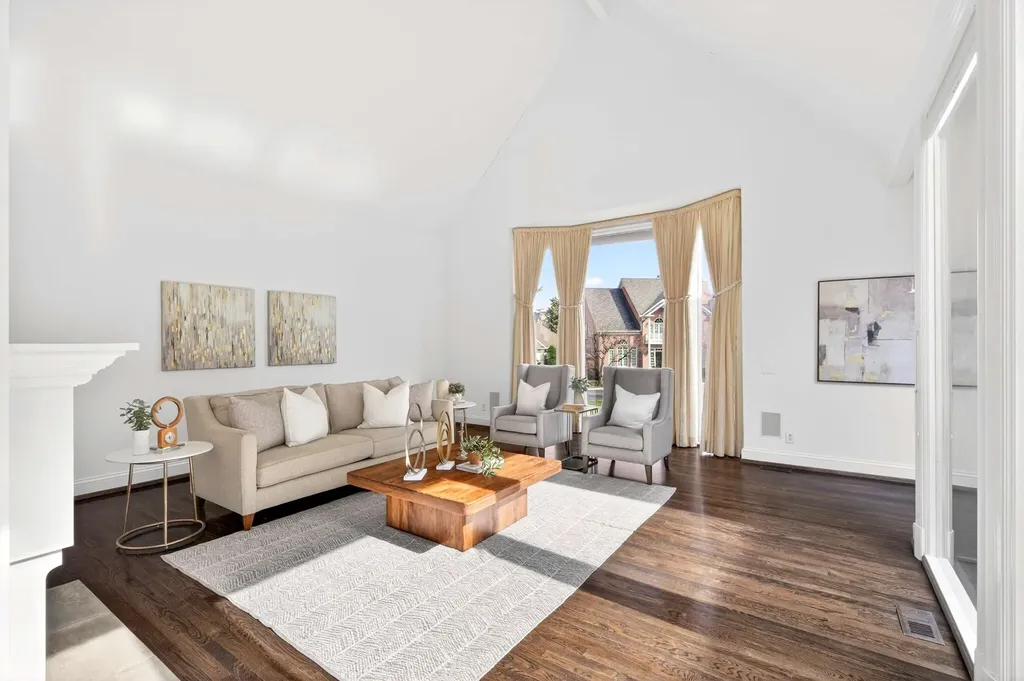 101 Abbottsford Nashville TN 37215