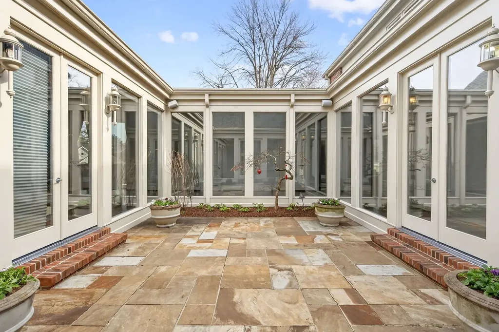 101 Abbottsford Nashville TN 37215