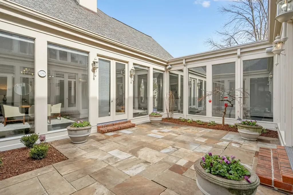 101 Abbottsford Nashville TN 37215