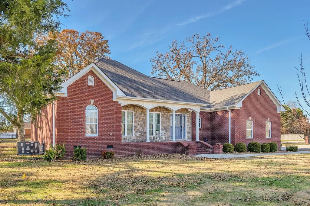23 Regalwood Drive Manchester TN 37355
