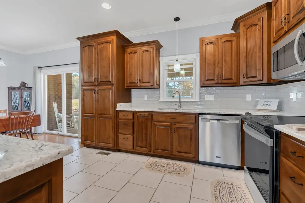 23 Regalwood Drive Manchester TN 37355