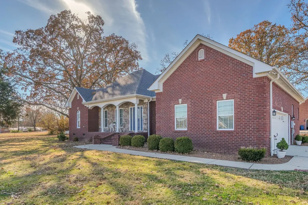 23 Regalwood Drive Manchester TN 37355