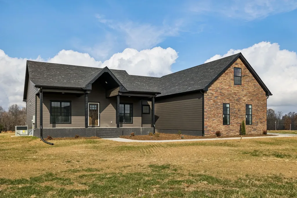 125 Makinley Drive Lafayette TN 37083