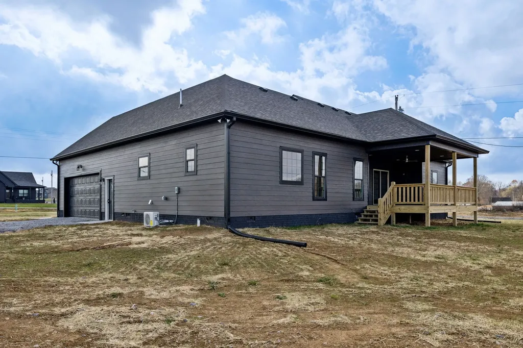 125 Makinley Drive Lafayette TN 37083